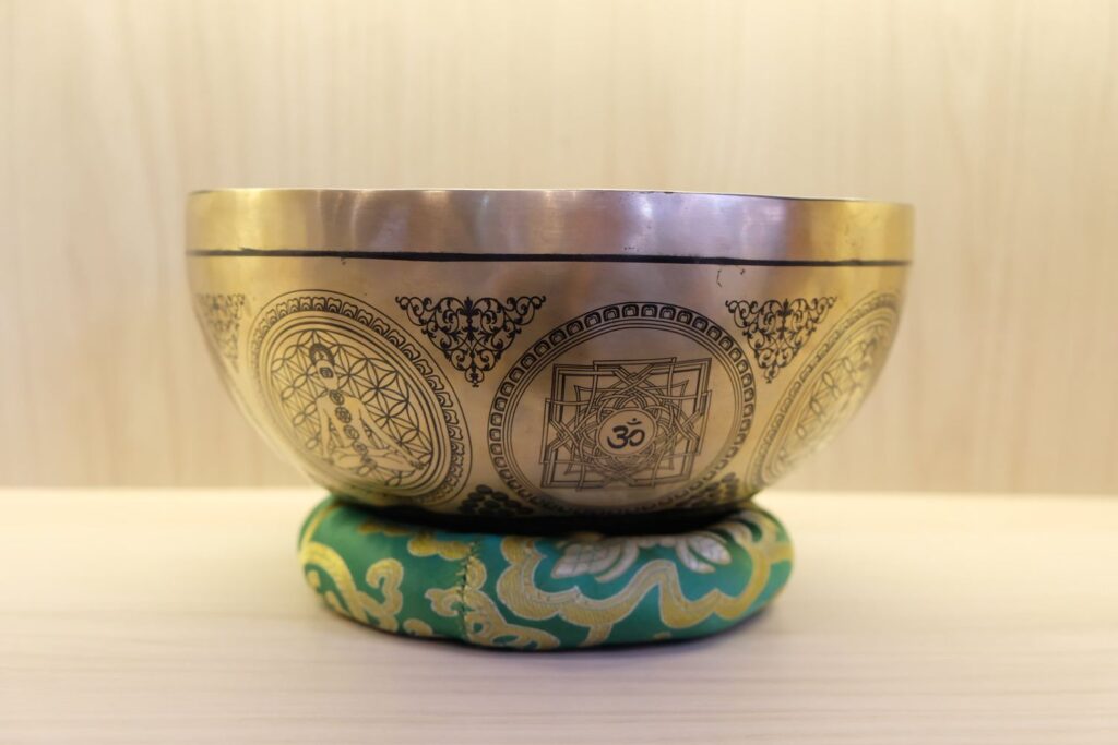 buddha-footprint-bowl-side