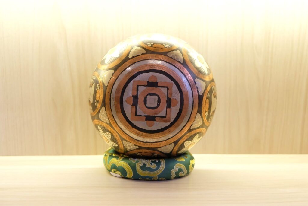 mandala-bowl-bottom
